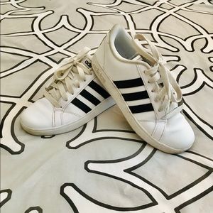 Youth Adidas Baseline shoes